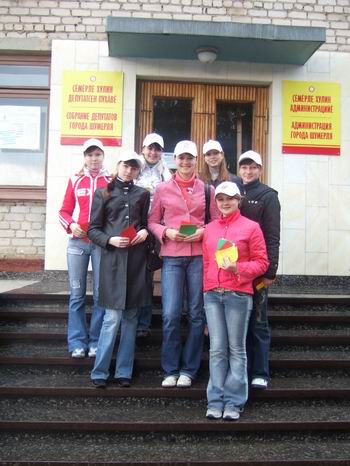 Активисты Шумерлинского отделения ЧРО ВОО «Молодая гвардия» провели акцию «Пасхальный кулич»